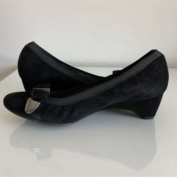 Stuart Weitzman Black Suede Bow Wedge Pump Shoes Size 6.5 - Picture 7 of 12